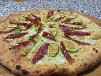 La Nostra Pizza