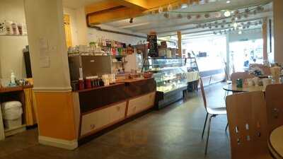 Daisys Bakery And Cafe