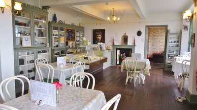 Julia's Tea Room