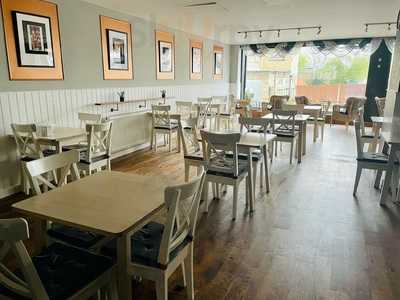 Beatons Tearooms - Crowthorne