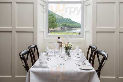 The Dining Room At The Inveraray Inn