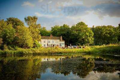 The Inn On The Pond