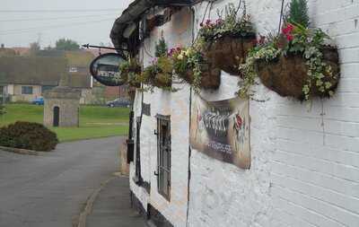 Hollybush Inn