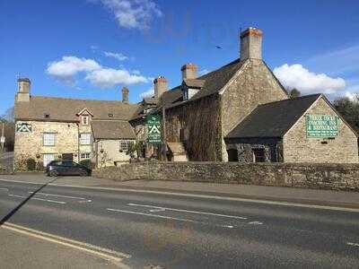 Restaurant At The Three Cocks