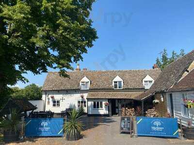 Ye Olde Hobnails Inn - Family Pub