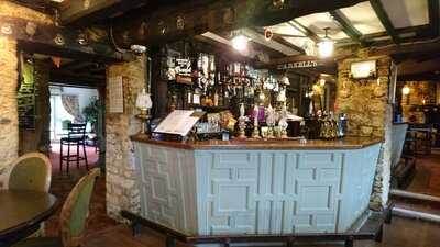 The Highwayman Inn