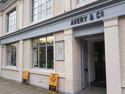 Avery & Co