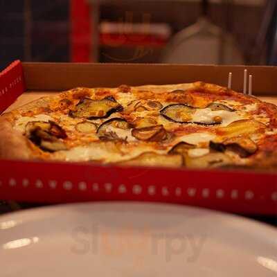 La Favorita Delivered Leith