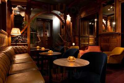 American Bar At London Coliseum