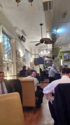 Broker's Wine Bar and Restaurant