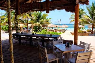 Yaya Beach Bar And Restaurant