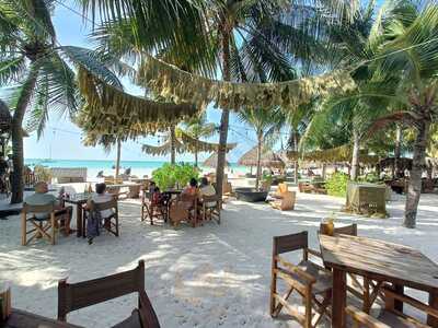 Mandarina Seaside Restaurant By Casa Las Tortugas