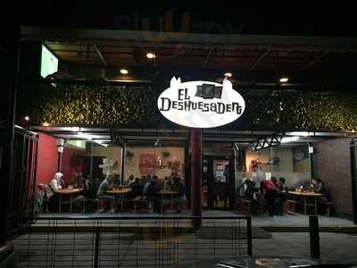 El Deshuesadero Restaurant Bar