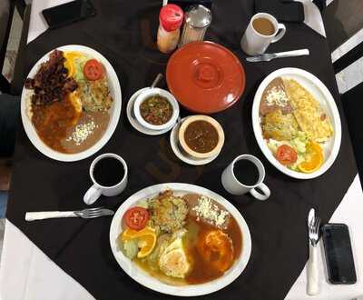 Xochitl's Cafe, Puerto Peñasco - Ver menú, reseñas y verificar los precios