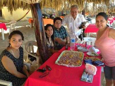 Restaurante Tres Sirenas En  La Isla De Ixtapa