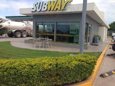 Subway Ezza