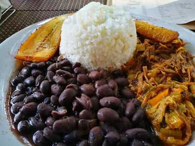 Ina's Antojitos Venezolanos