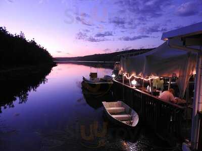 Sandbar Floating Restaurant