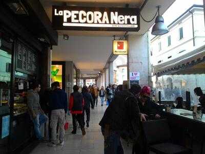 La Pecora Nera