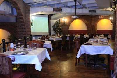 Dros Restaurant And Wine Cellar