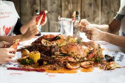 キャッチ ザ ケイジャン シーフード menu