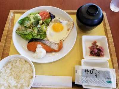 ロイヤルホスト菱江店