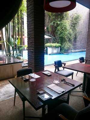 メインダイニング コットン