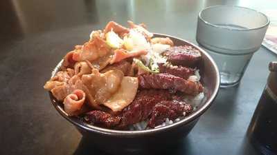 焼肉ホルモンガっつ