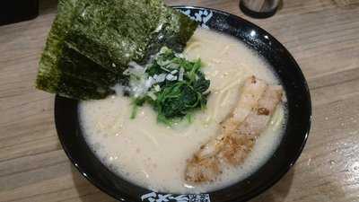 横浜家系ラーメン 革麺家