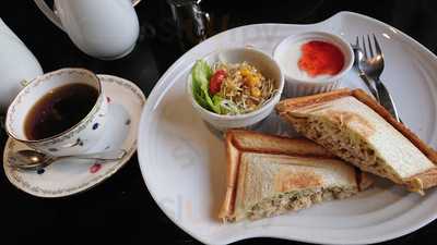 カフェトレイン カメリア