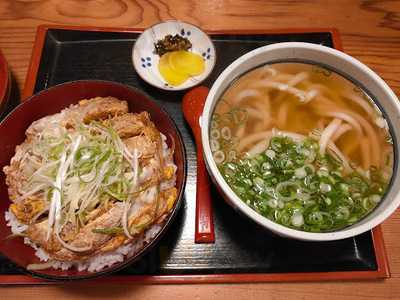 資さん うどん　新宮店