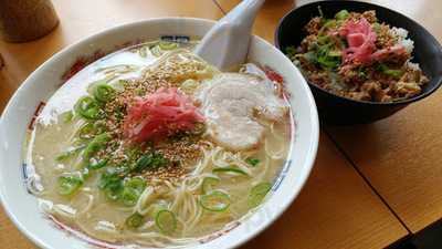 萬まるラーメン須惠店