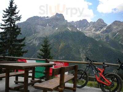 Rifugio Ai Barchi, Chiesa In Valmalenco