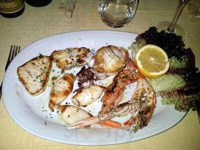 Ristorante Di Pesce Il Delfino, Milano