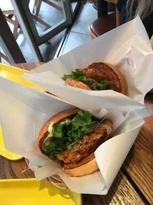 フレッシュネスバーガー富ヶ谷店