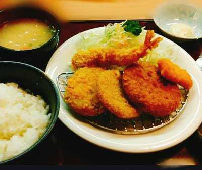 とんかつ粟島