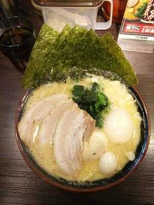 横浜家系ラーメン 大黒家 甲府駅前店