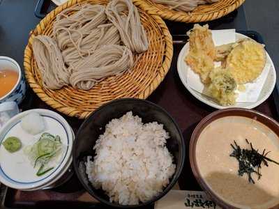 戸隠蕎麦やまざと