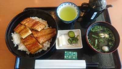 湖の見えるレストラン