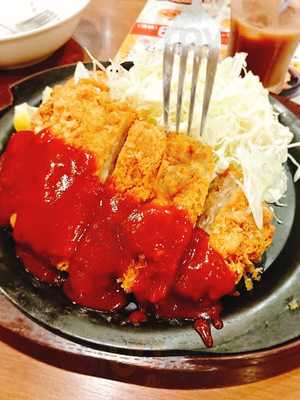 ガスト 三条須頃店