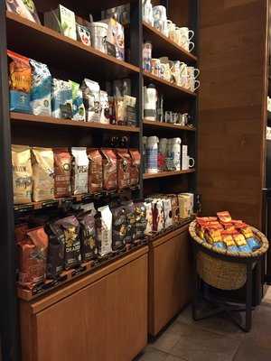 スターバックスコーヒー 六本木ヒルズ ウエストウォーク ラウンジ店, 六本木