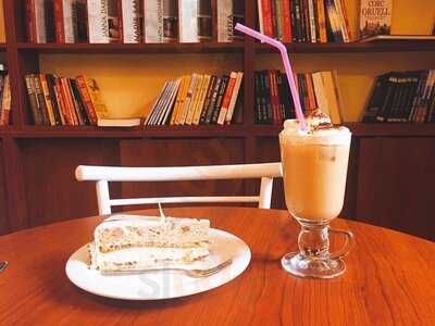 Il Futuro Book Cafe