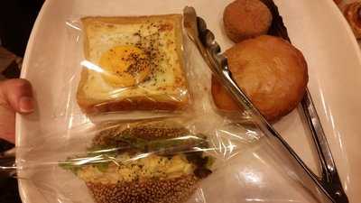 天然酵母パンの店 アマム聖庵 心斎橋本店