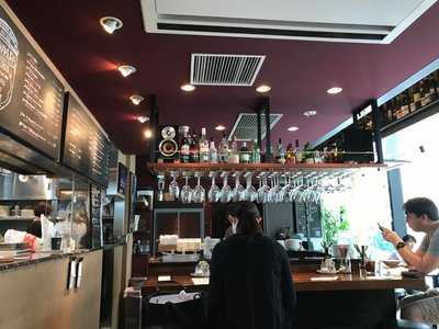 ベーカリー&カフェ 沢村 広尾プラザ