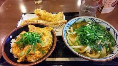 讃岐 釜揚げうどん 丸亀製麺 高知