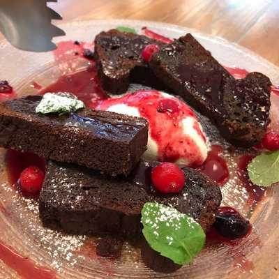 Brasserie & Wine Cafe  BUZZ 梅田