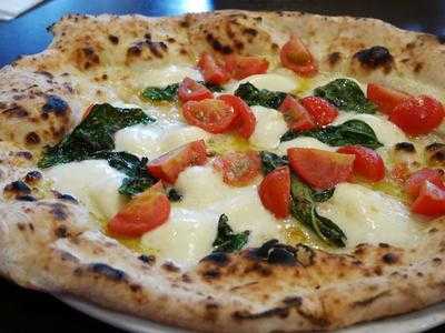 ナポリピッツァ Pizzeria La Rossa