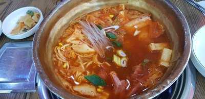 탕가네 생고기김치찌개 - 송내점