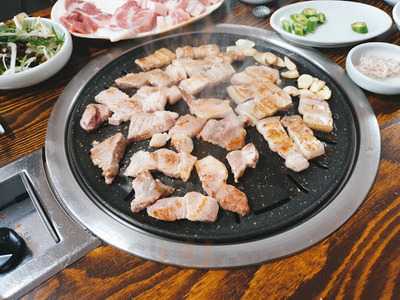 동방식육식당