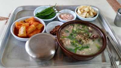 장군순대국